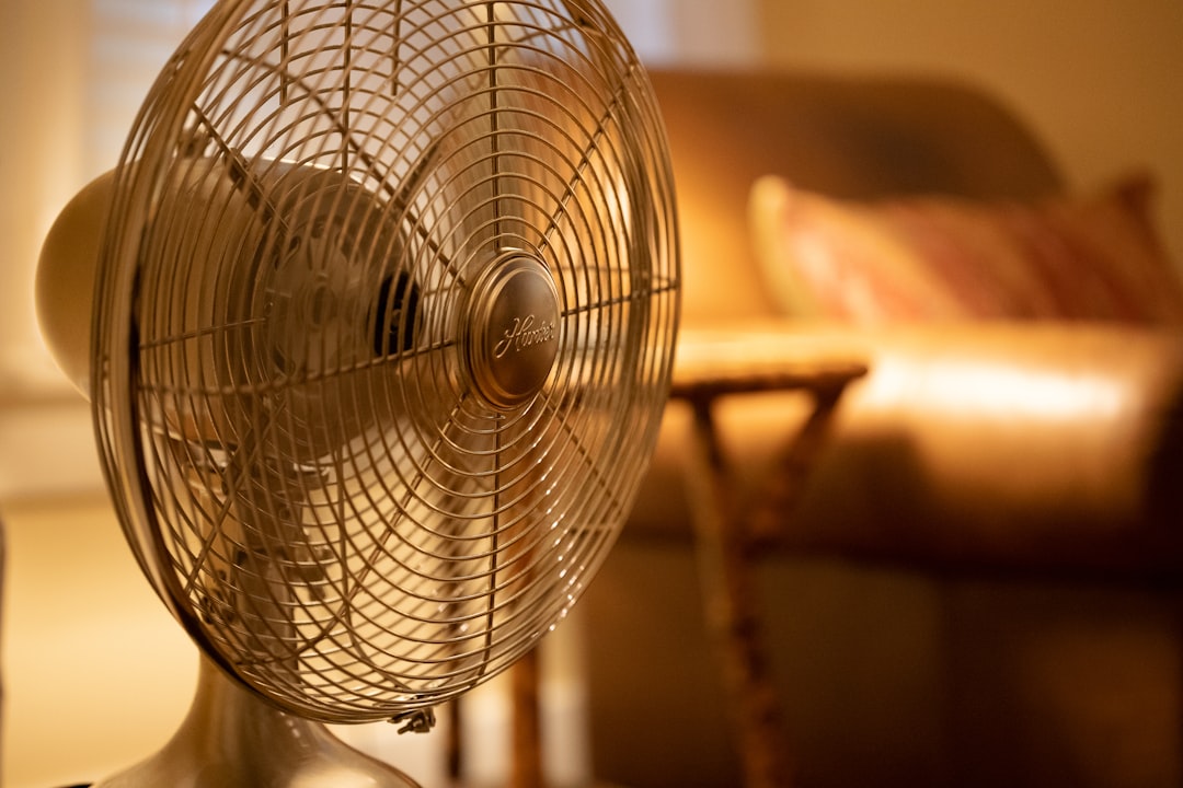 nắng nóng - so sánh cách làm mát truyền thống và hiện đại